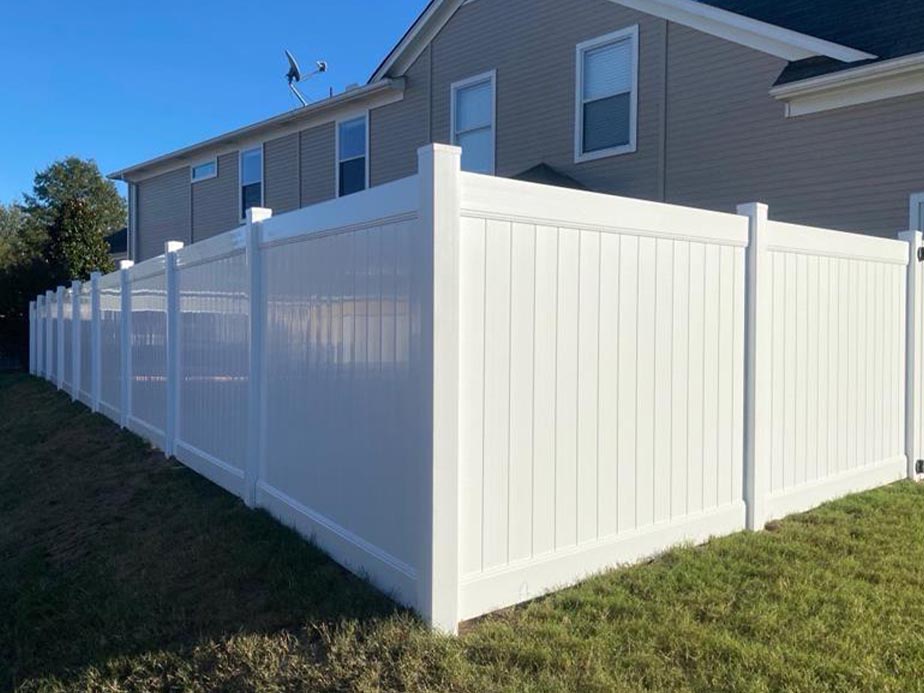 Vinyl fence company in the Memphis Tennessee area.