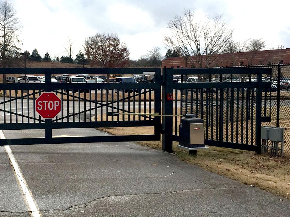 Commercial automated gate contractor in the Memphis Tennessee area.