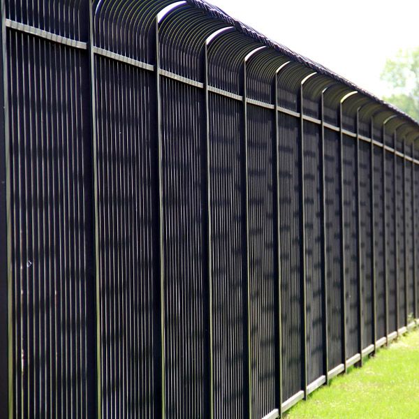 Commercial fence contractor in Memphis Tennessee